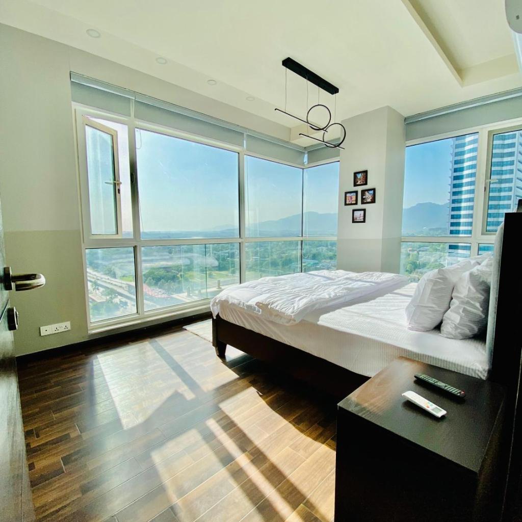 Luxury Apartments - Elysium Opposite to Centaurus Mall