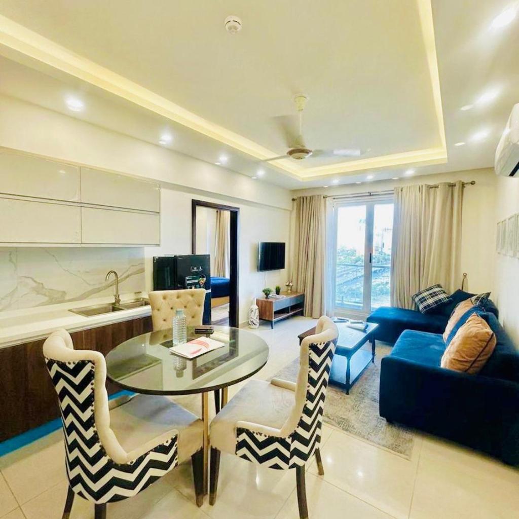 Elysium Luxury 1Bed Apartment! Opposite to Centaurus Mall