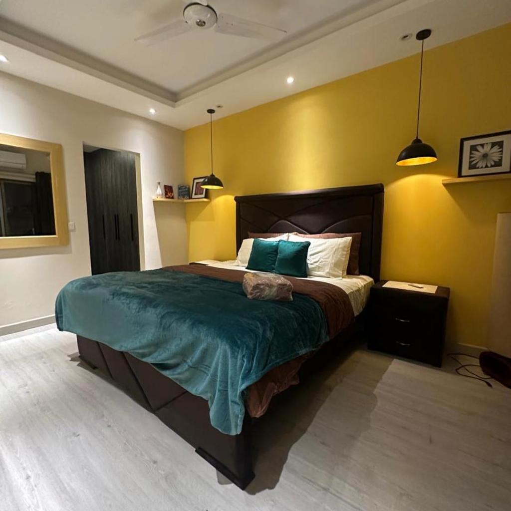 Goldcrest Apartment Lahore