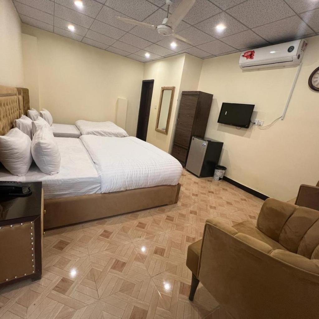 Golden Star Hotel Iqbal Town Lahore