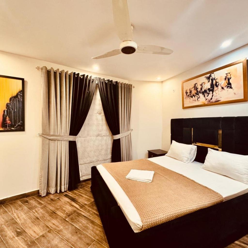 2 Bedroom Cozy Apartment by Lux Haven Stays