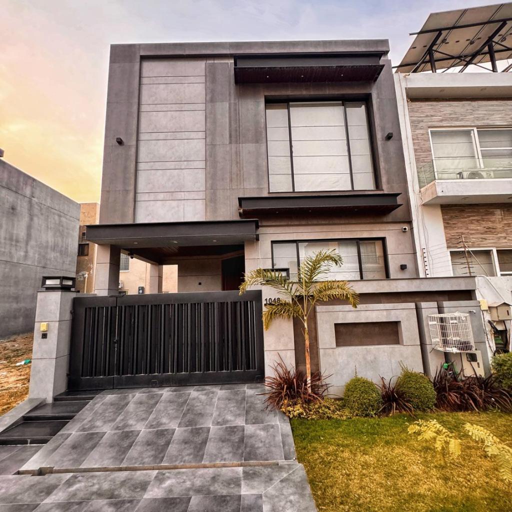 Luxury Full House in DHA Phase 6 Lahore Near Raya Dolmen Mall and PKLI