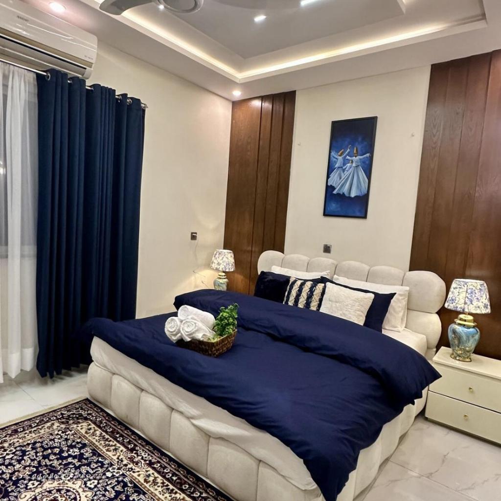 3BR Luxury Cozy Home DHA