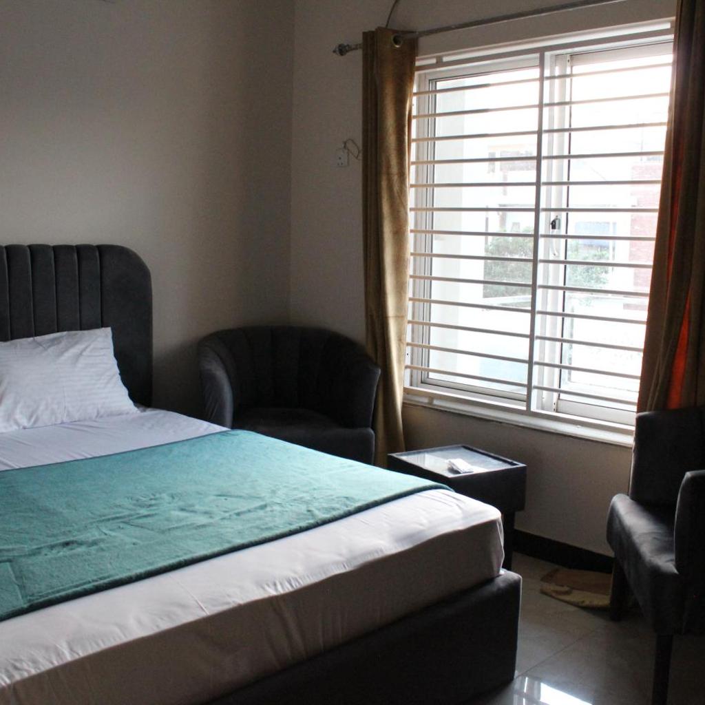 Guest Inn G-13