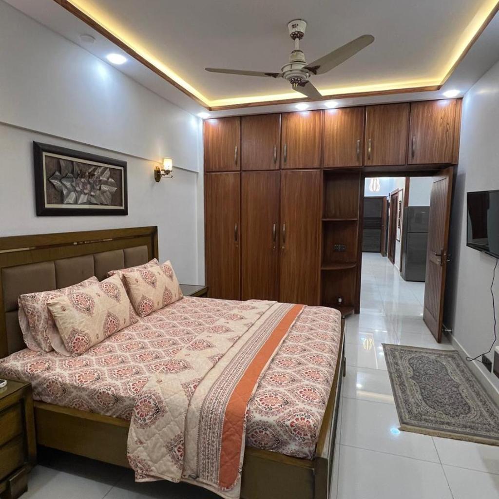 Family Two BR DD Apartment Near Karachi Airport