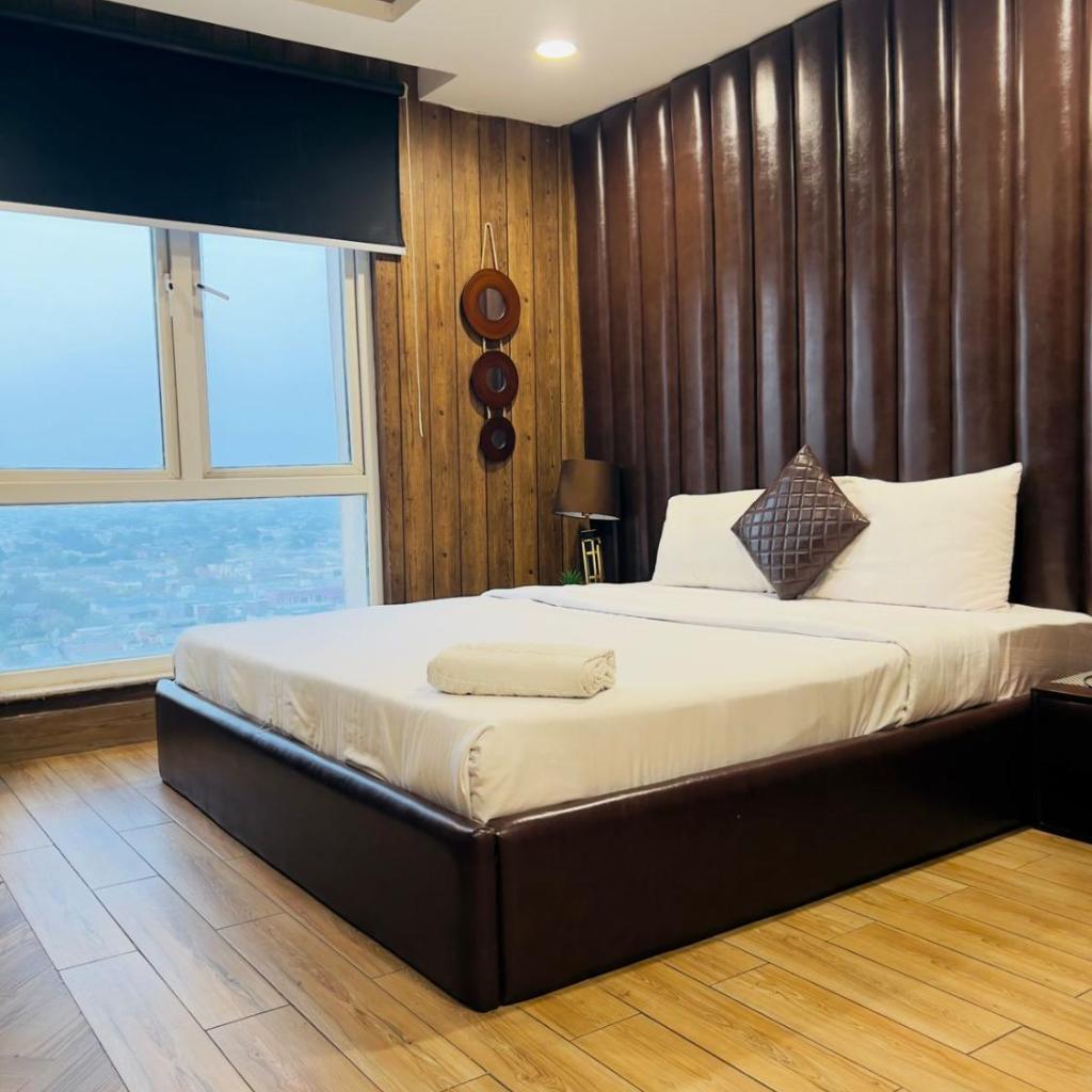Luxurious Studio Apartment - Gold Crest Mall - DHA Lahore