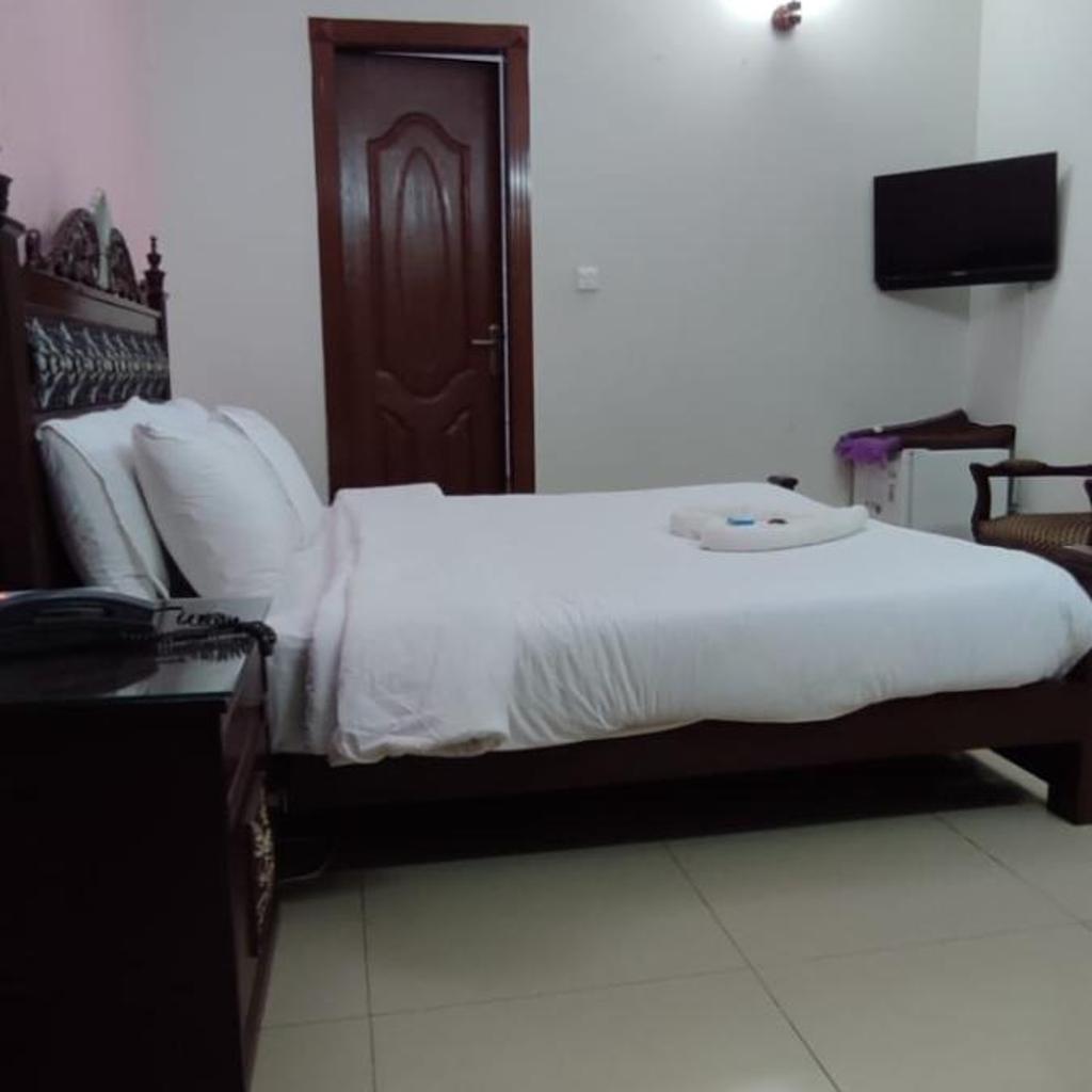 Izhaan Lodge