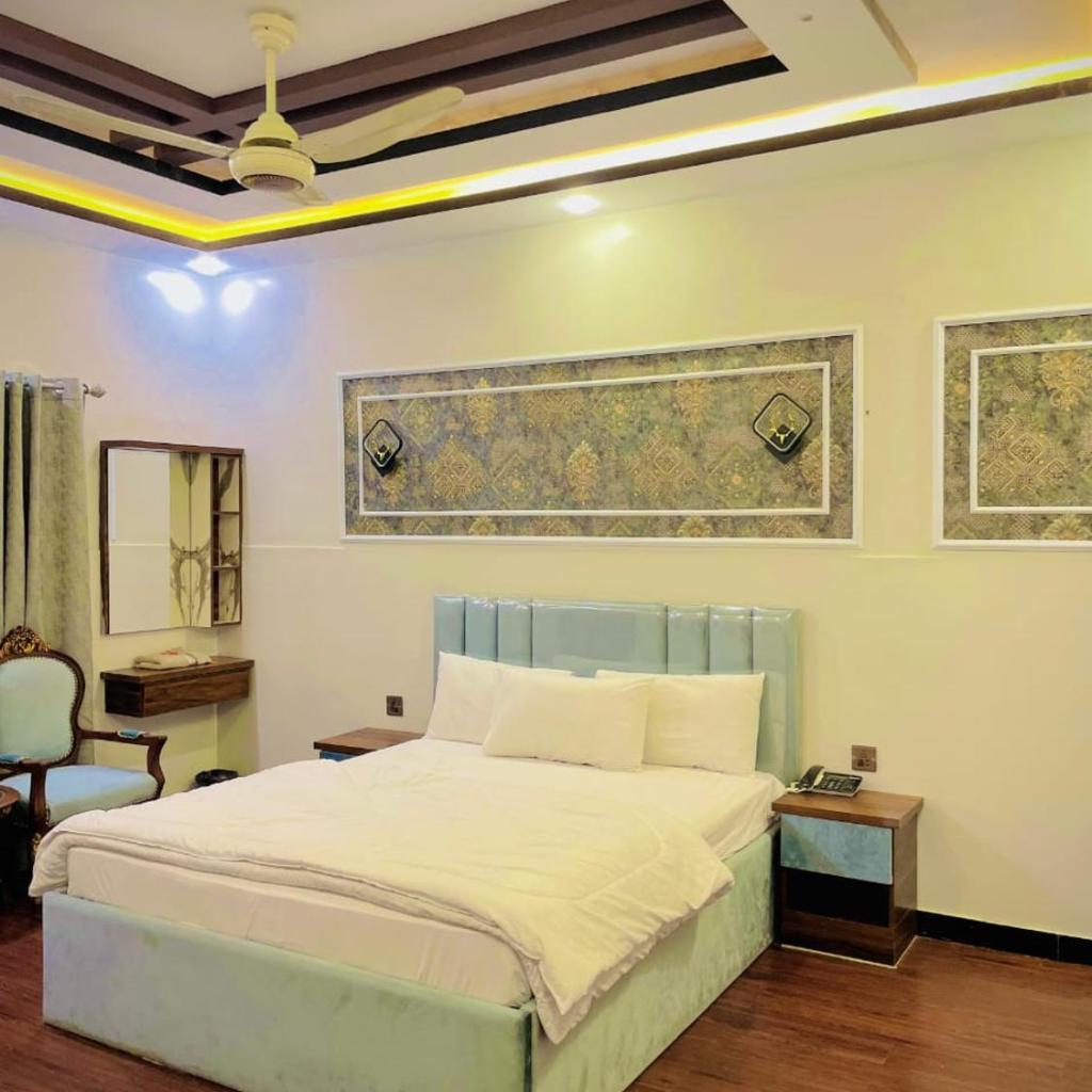 Crescent villa