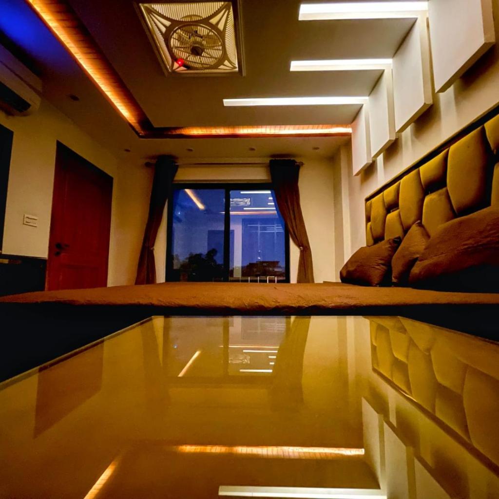 UHR One Bed Apartment Bahria Town Lahore