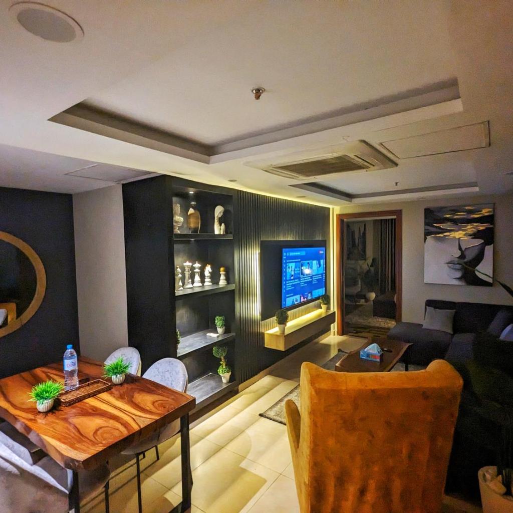 PRESIDENTIAL PENTHOUSE ONE BED APARTMENT - GOLDCREST MALL AND RESIDENCY By ALVIS SUITE