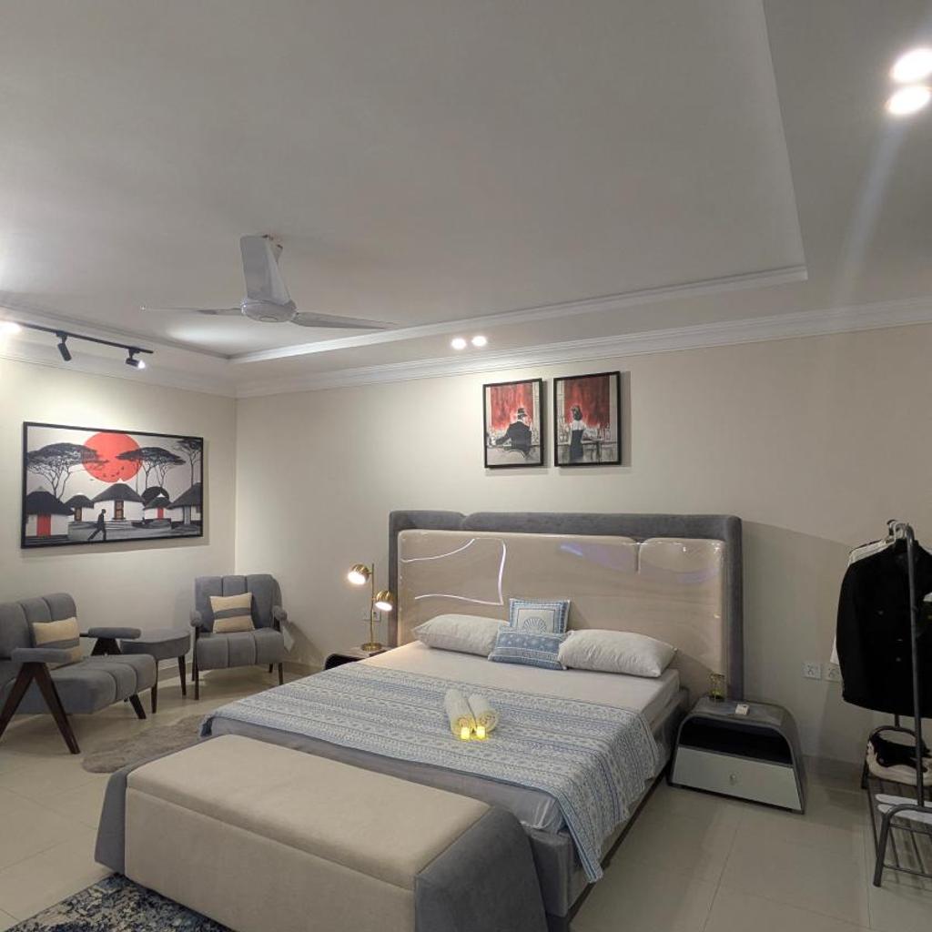 Luxury 1BHK studio site parking self check-in