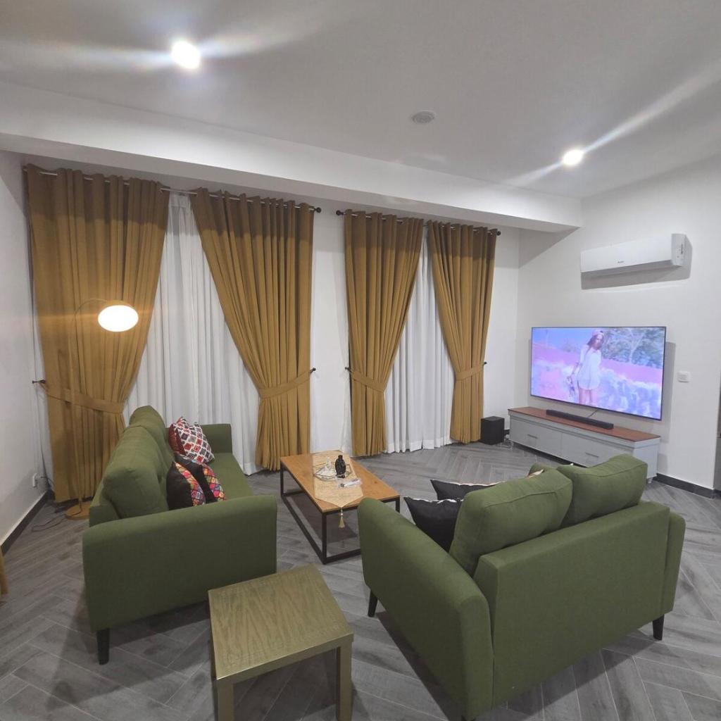 Luxury Stay, Chic Design - Comfort & Convenience